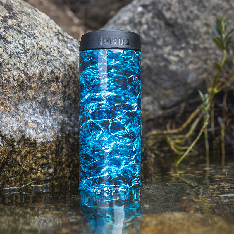 16oz-tkwide-with-cafe-cap-mossy-oak-b9 16oz_tumbler_mossyoak_bass_cafe_water_closeup_square.jpg