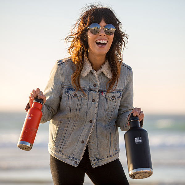 64oz-classic-with-loop-cap-k8 64oz_insulated_classic_black_beach_smile_square.jpg