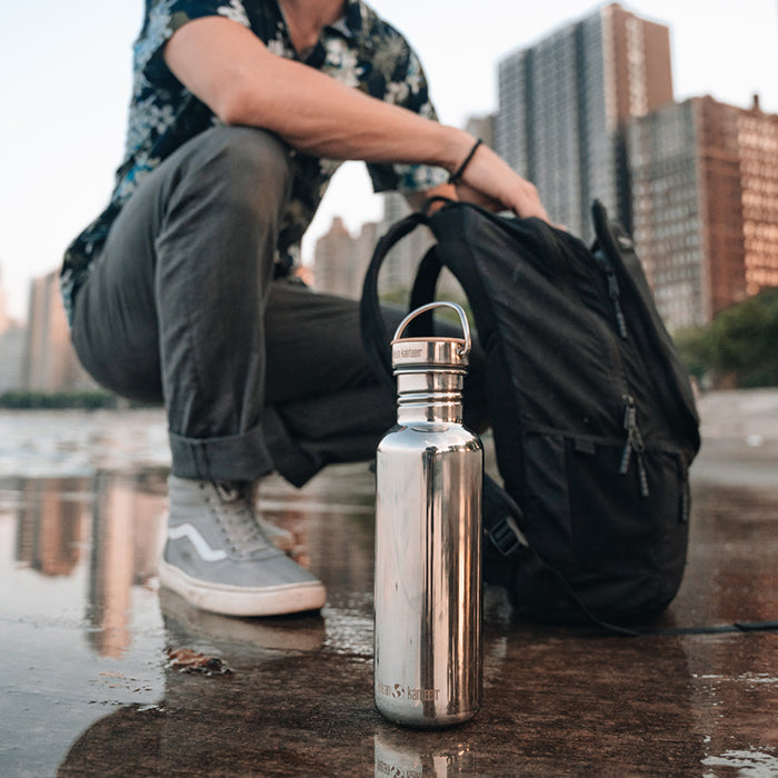 27oz-reflect-with-bamboo-cap-e6 K27SSLRF-MS-BAMBOO_reflect-bottle_city_lifestyle_ff882516-9bd8-49cf-b515-736a0a9c889f.jpg