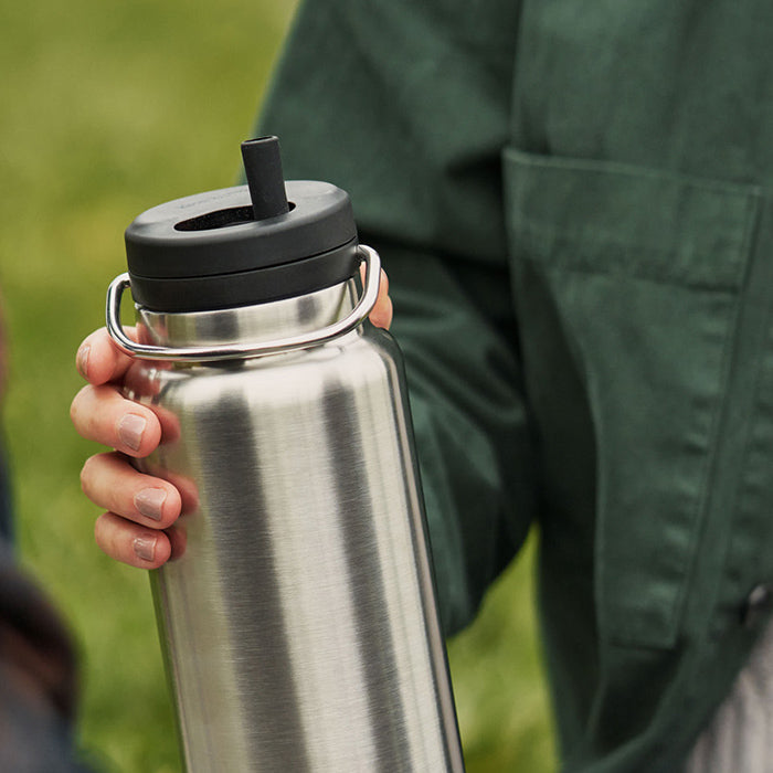 tkwide-twist-cap-with-straw-kit-i5 K32TKWSSL-BS-T-TWIST-32_oz_water_bottle_straw_cap_lifestyle_76e40be3-2488-47fa-afd0-c7d5ba075b15.jpg