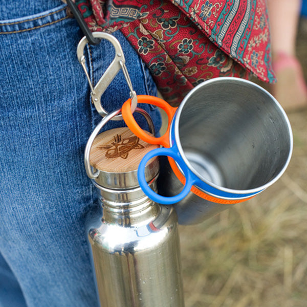 steel-s-biner-3-j8 carabiner_steel_clip_bottle_lifestyle_f9a2dad1-cd06-4894-b3ff-13476b2b5a87.jpg
